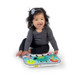Baby Einstein Ocean Explorers Neptune’s Kick & Explore Musical Kick Pad And Crib Toy -Children's Toys GUEST a2de46b9 992a 45b7 87bd 8ccc96f9fc87